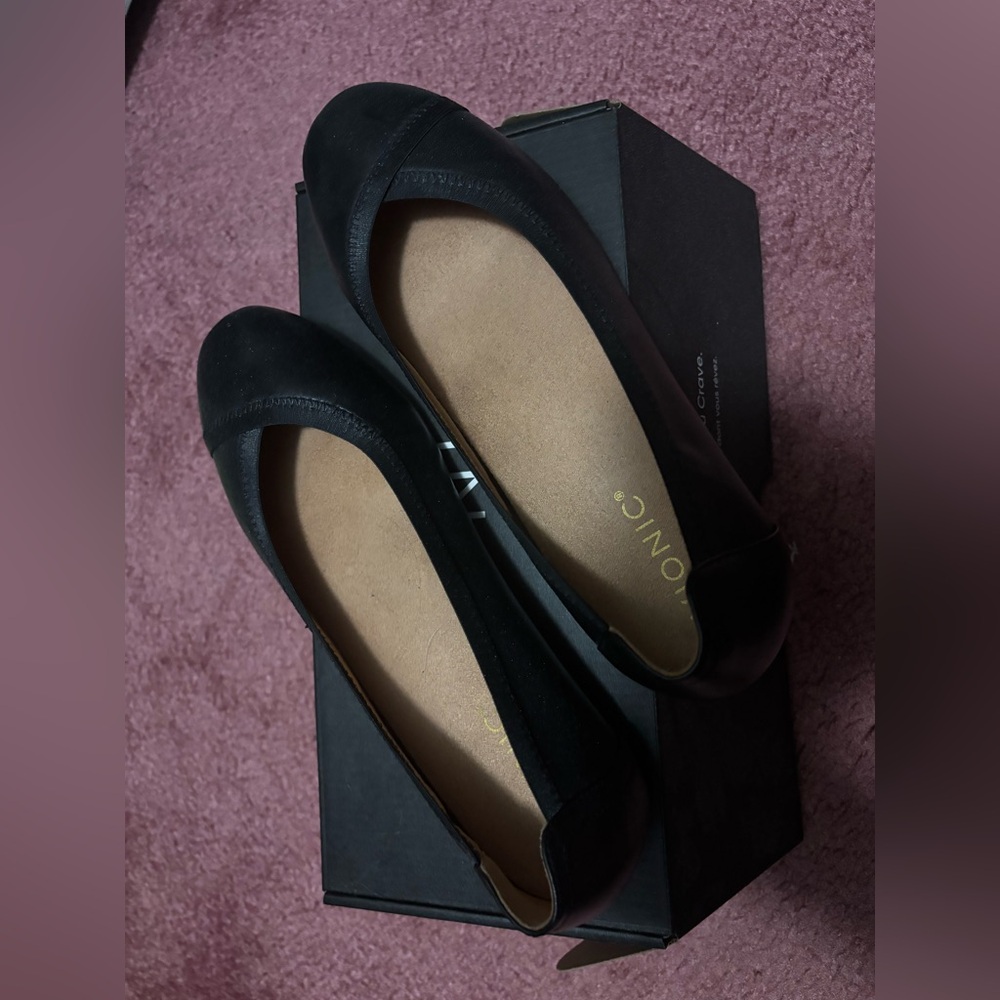 Vionic Flats